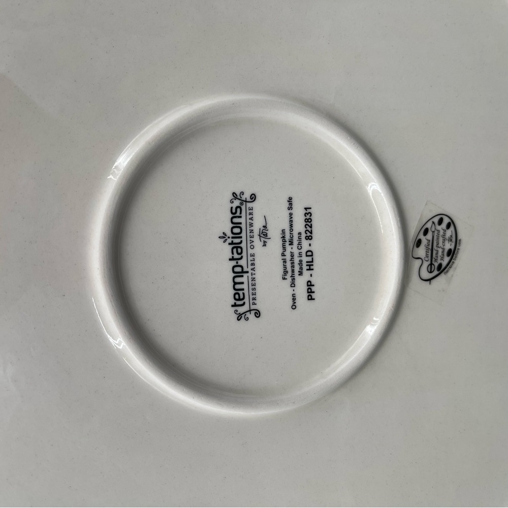Temptations by Tara Fall Pumpkin Round Bundt Cake Pan Base Ceramic Bakeware Set - Picture 10 of 12